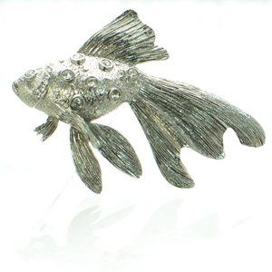 OSCAR DE LA RENTA Brushed Textured Crystal Fish Pin Brooch